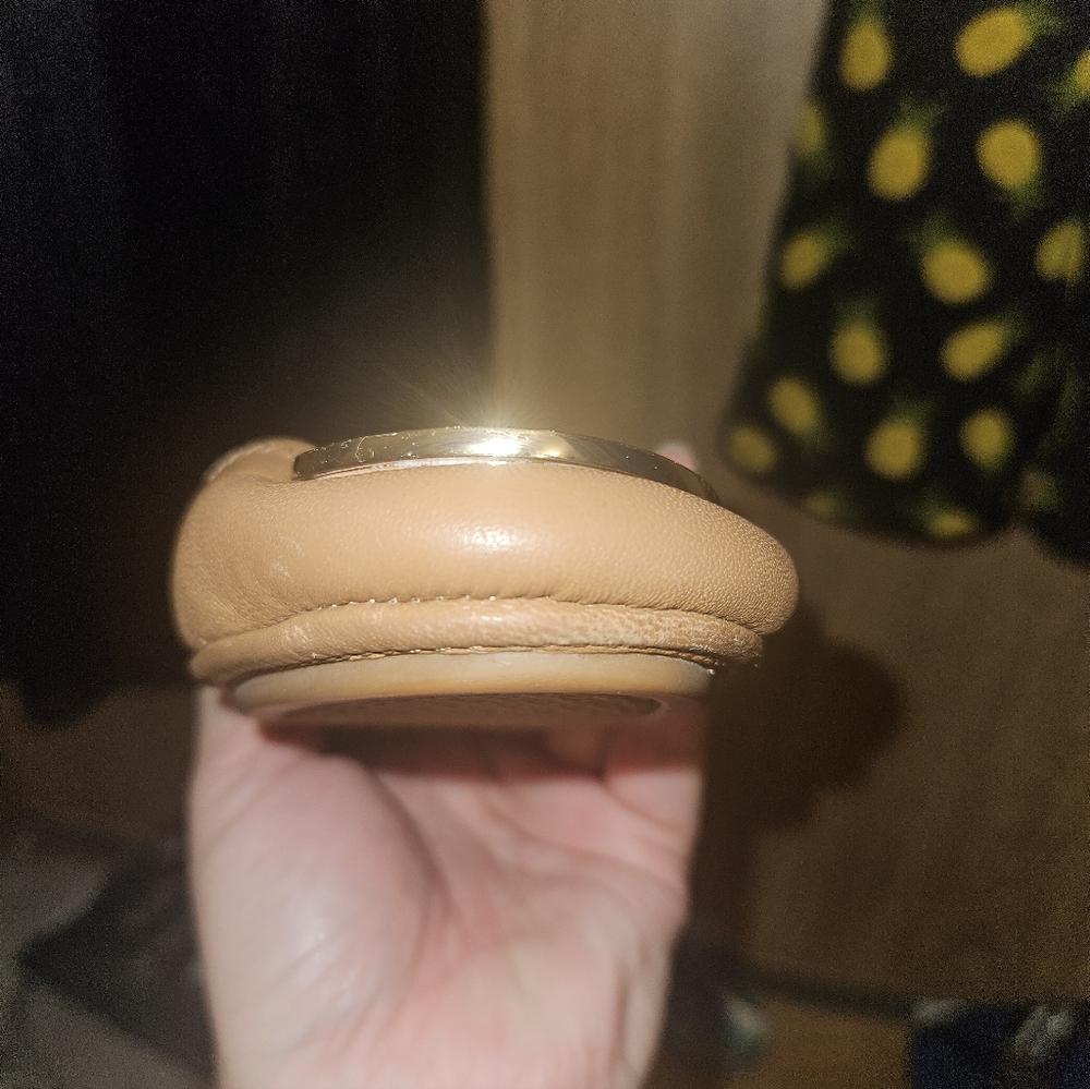 Tory Burch Travel Ballet Flats, Tan Leather with Gold Logo, Size 6 - Picture 4 of 7
